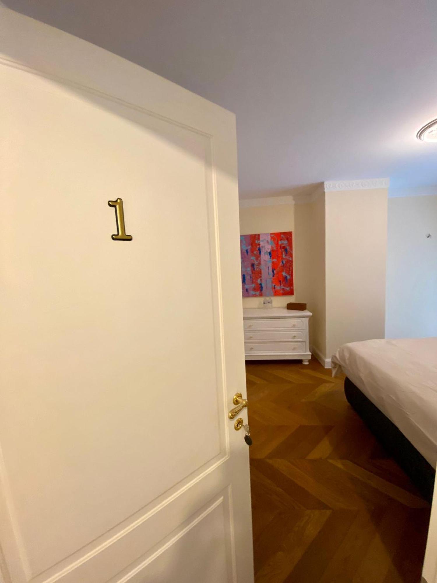 Petrusse Elite Suites Люксембург Екстериор снимка
