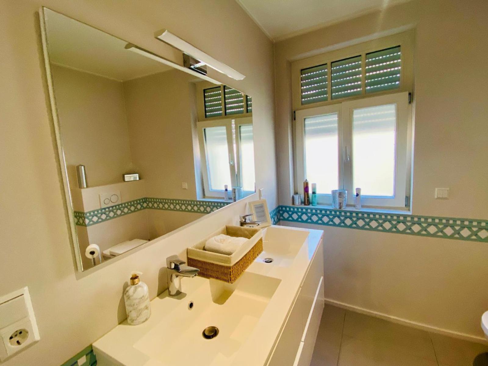 Petrusse Elite Suites Люксембург Екстериор снимка